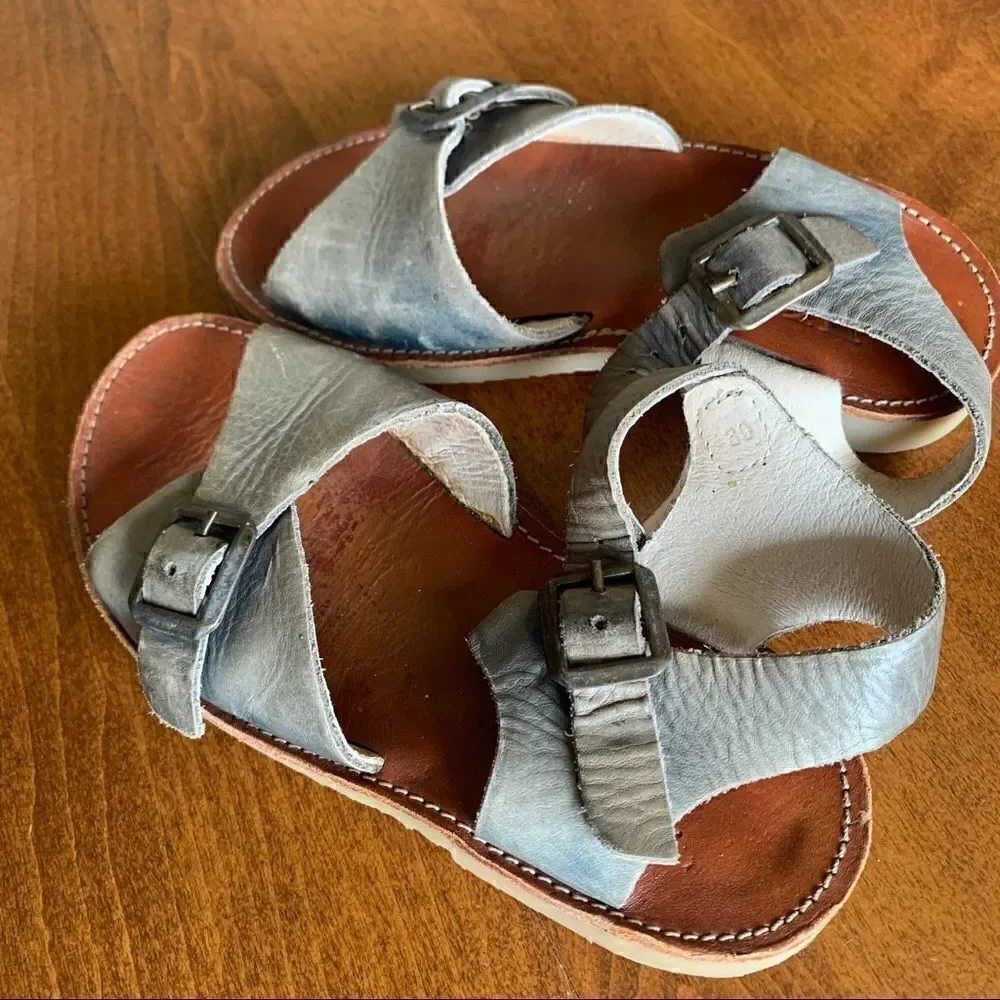 Young Soles London leather buckle sandals